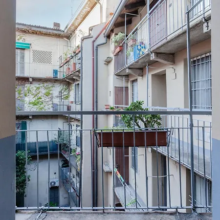 Apartment Sant Ambrogio Lovely Flat